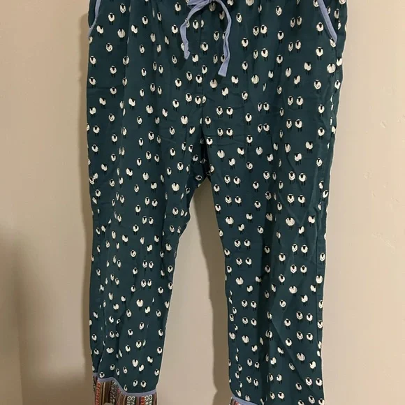 Sundance Pajama Set with Sheep Pattern - Picture 5 of 14